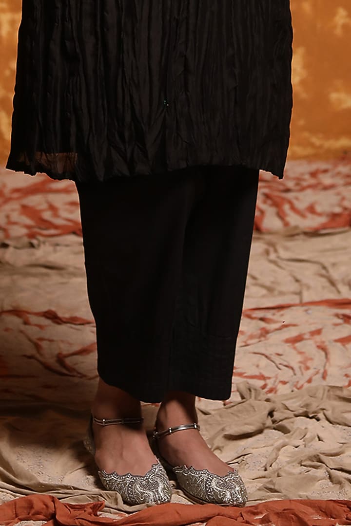 Black Crinkle Chanderi Silk Co-Ord Set by Shivani Bhargava at Pernia's Pop Up Shop