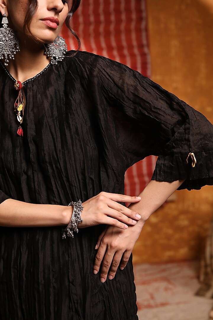 Black Crinkle Chanderi Silk Co-Ord Set by Shivani Bhargava at Pernia's Pop Up Shop