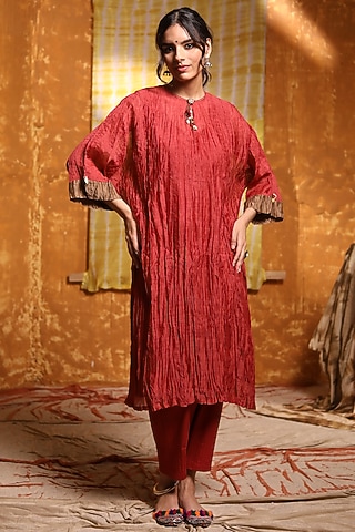 Maroon Crinkle Chanderi Silk Co-Ord Set by Shivani Bhargava