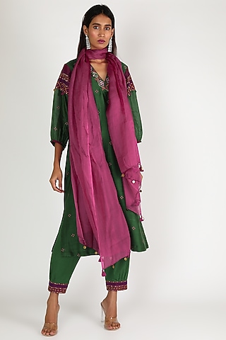Emerald Green Embroidered Kurta Set by Shivani Bhargava