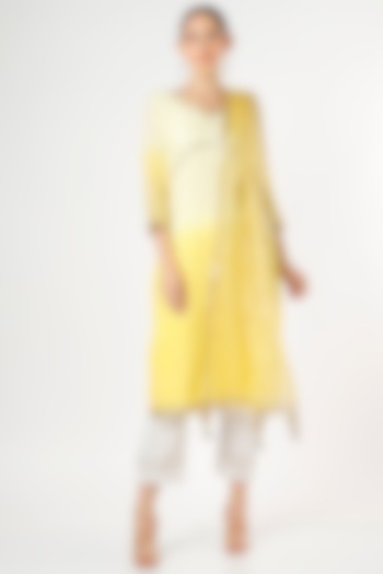 Yellow Embroidered Shaded Kurta Set by Aarnya by Richa at Pernia's Pop Up Shop