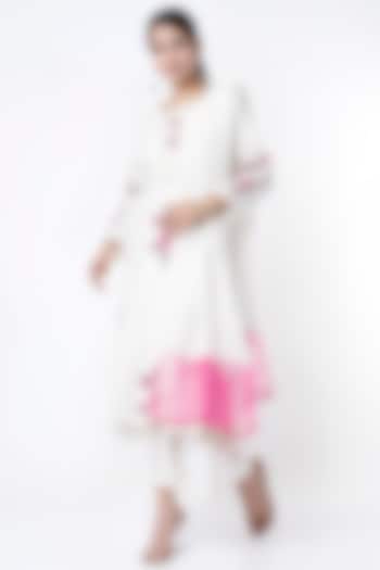 White Floral Printed Kurta Set by Aarnya by Richa at Pernia's Pop Up Shop