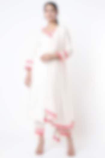 White Kurta Set With Gota Work by Aarnya by Richa at Pernia's Pop Up Shop