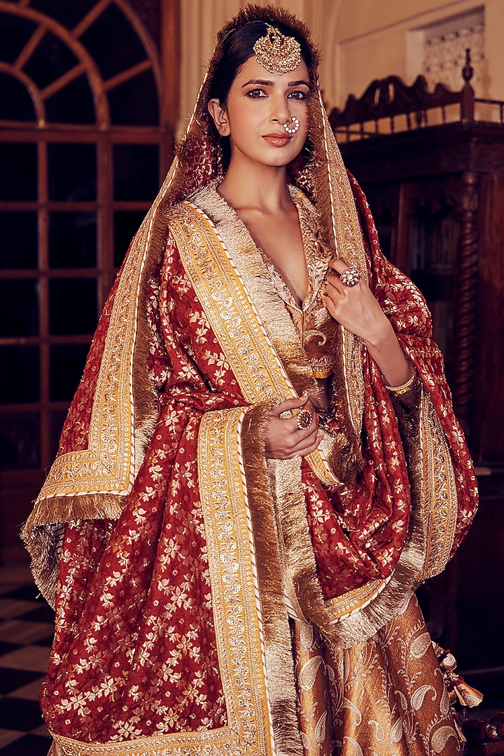Camel Gold Embroidered Wedding Lehenga Set by Aakansha Singhal at Pernia's Pop Up Shop