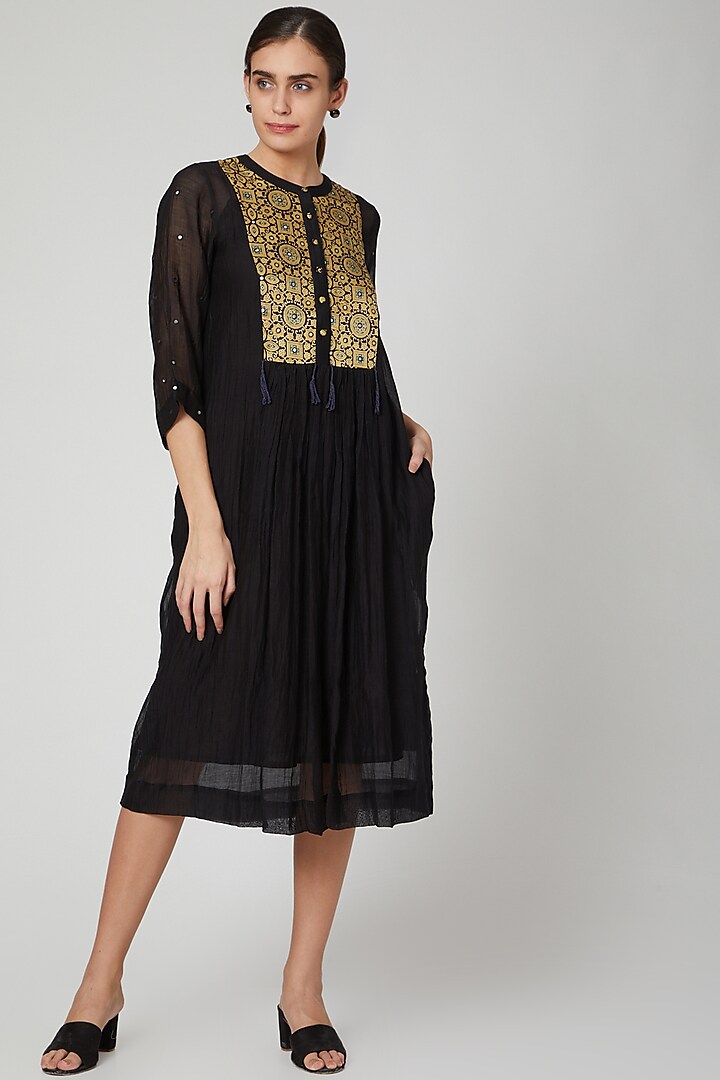 Black Pleated & Embroidered Kurta Dress by Aavidi