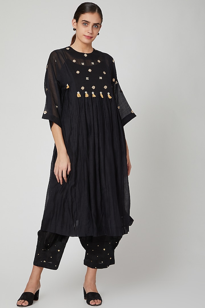 Black Embroidered Kurta With Pants by Aavidi