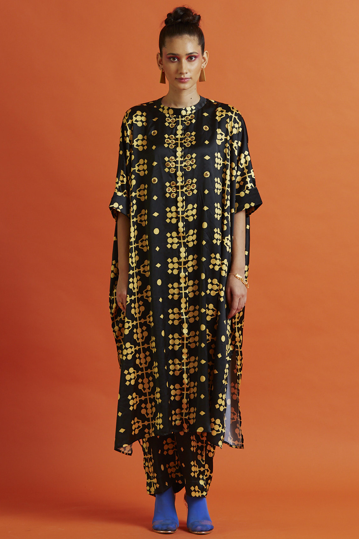 Black & Gold Printed Kaftan Set by Aavidi at Pernia's Pop Up Shop