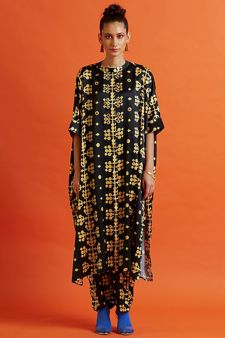 Black & Gold Printed Kaftan Set by Aavidi at Pernia's Pop Up Shop