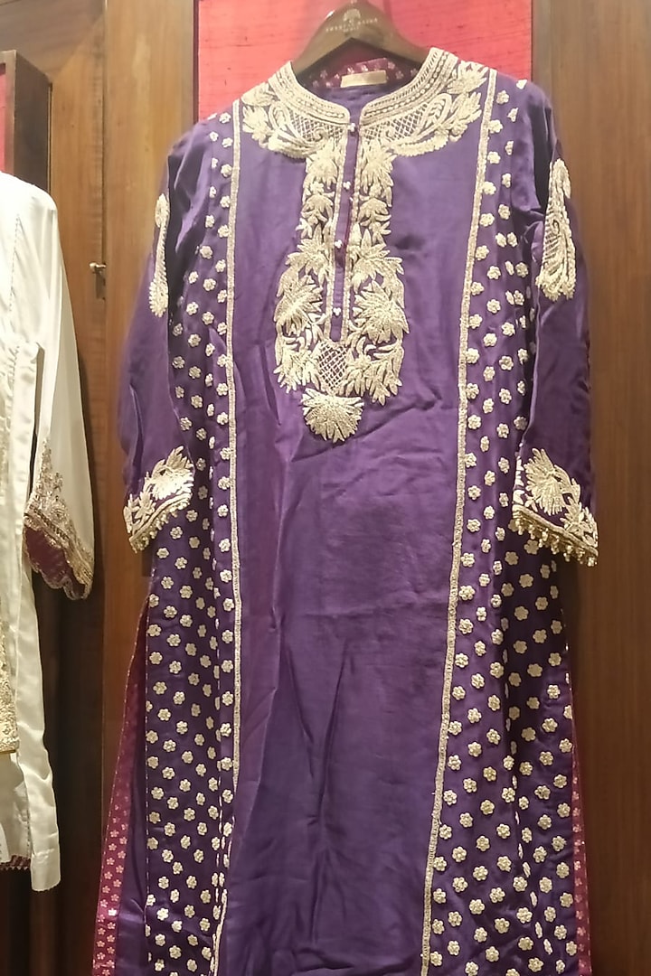 Purple Chanderi Silk Kashmiri Tilla Embroidered Kurta Set by Sheetal Batra at Pernia's Pop Up Shop