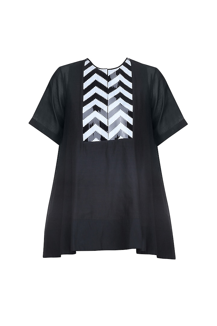 Black Zigzag Panel Loose Top by Amit Aggarwal