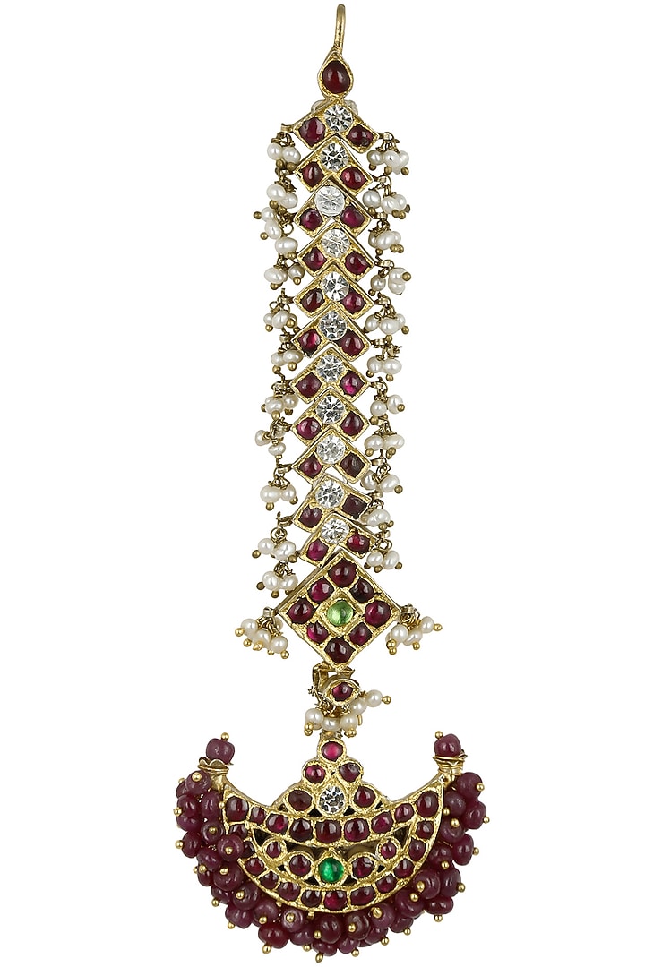 Aaharya presents Gold leafing kempstone and pearls crescent maang tikka available only at Pernia's Pop Up Shop.