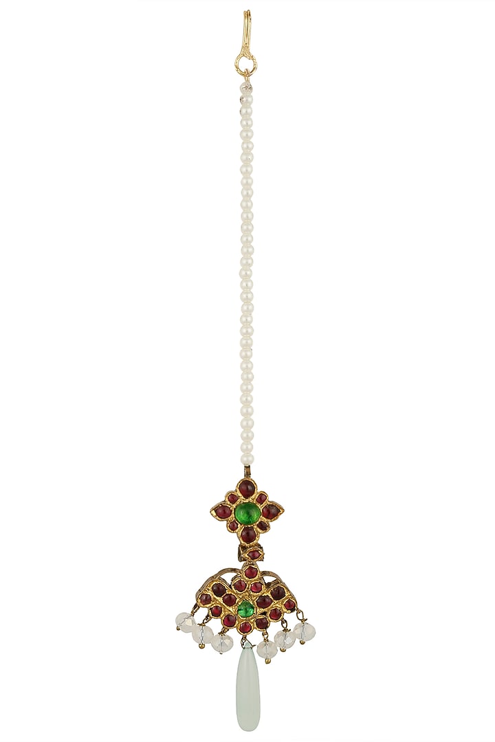 Gold leafing red and green kempstone maang tikka available only at Pernia's Pop Up Shop.