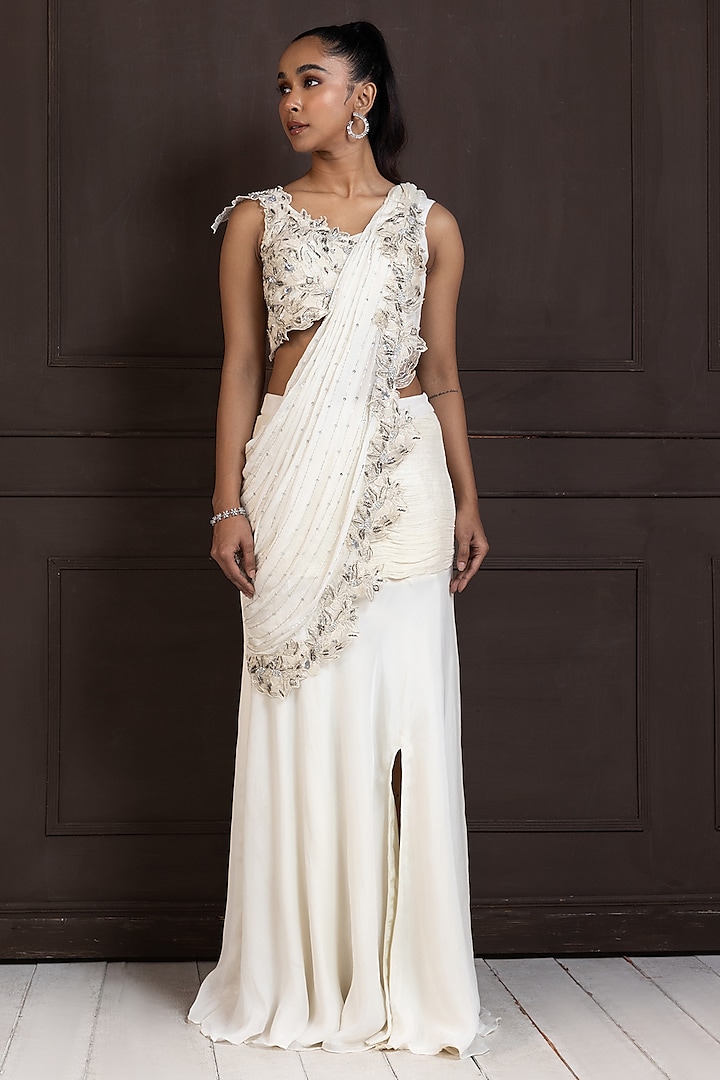 Ivory Crepe & Organza Draped Saree Set by Smriti by Anju Agarwal at Pernia's Pop Up Shop