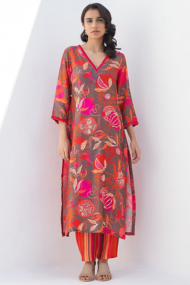 Grey Silk Embroidered Kurta Set by Archana Shah at Pernia's Pop Up Shop