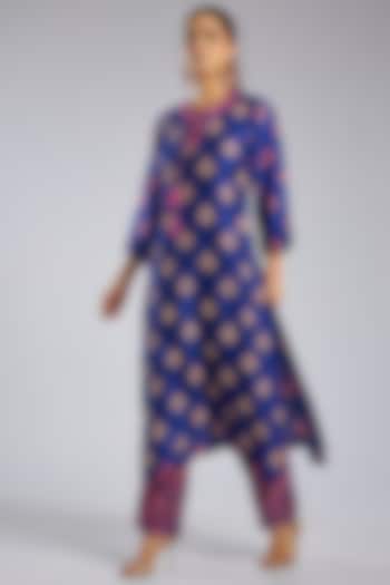 Blue Bemberg Silk Dori Embroidered Kurta Set by Archana Shah at Pernia's Pop Up Shop