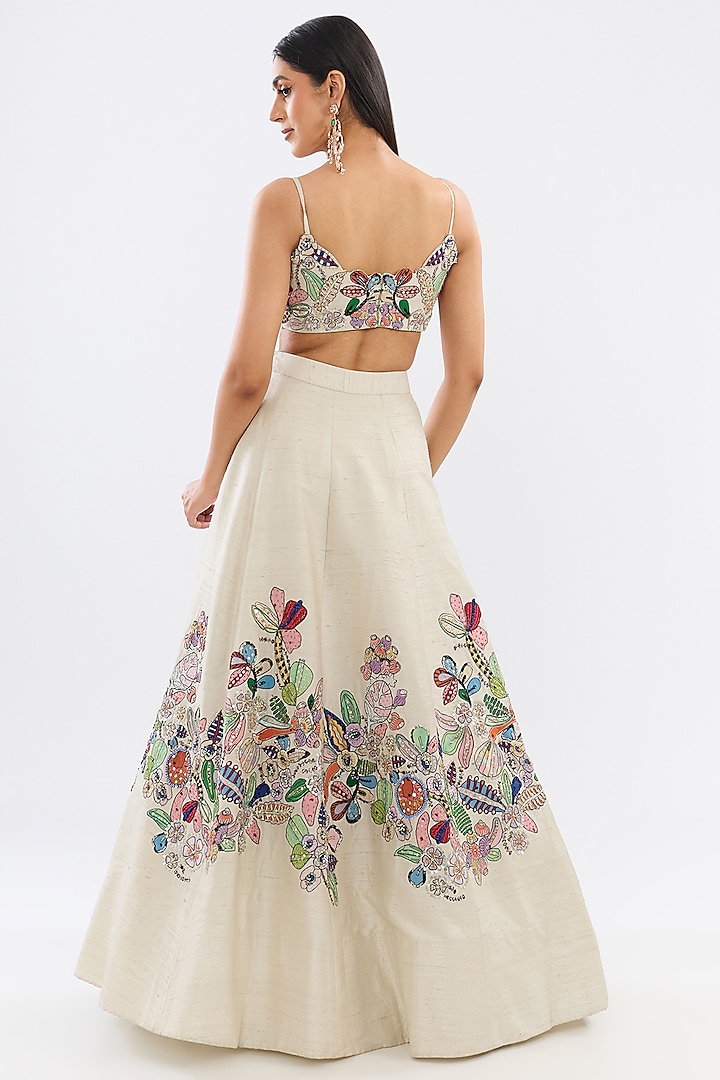 Ivory Raw Silk Applique Embellished Bridal Lehenga Set by Aisha Rao at Pernia's Pop Up Shop
