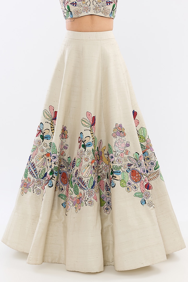 Ivory Raw Silk Applique Embellished Bridal Lehenga Set by Aisha Rao at Pernia's Pop Up Shop