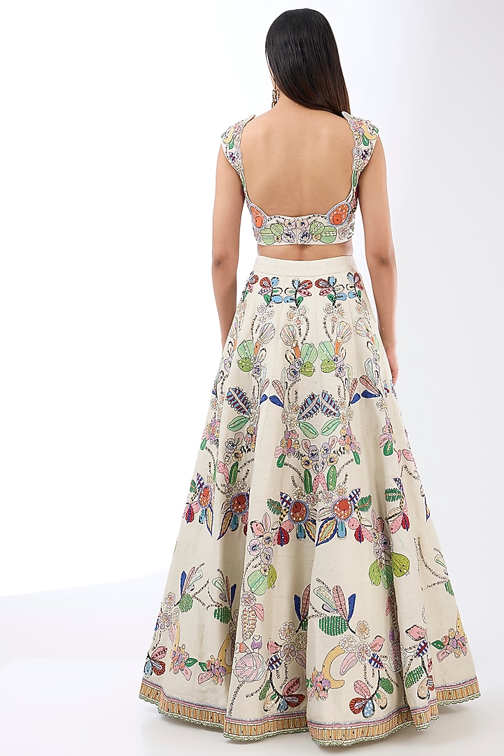 Ivory Raw Silk Applique Embellished Bridal Lehenga Set by Aisha Rao at Pernia's Pop Up Shop