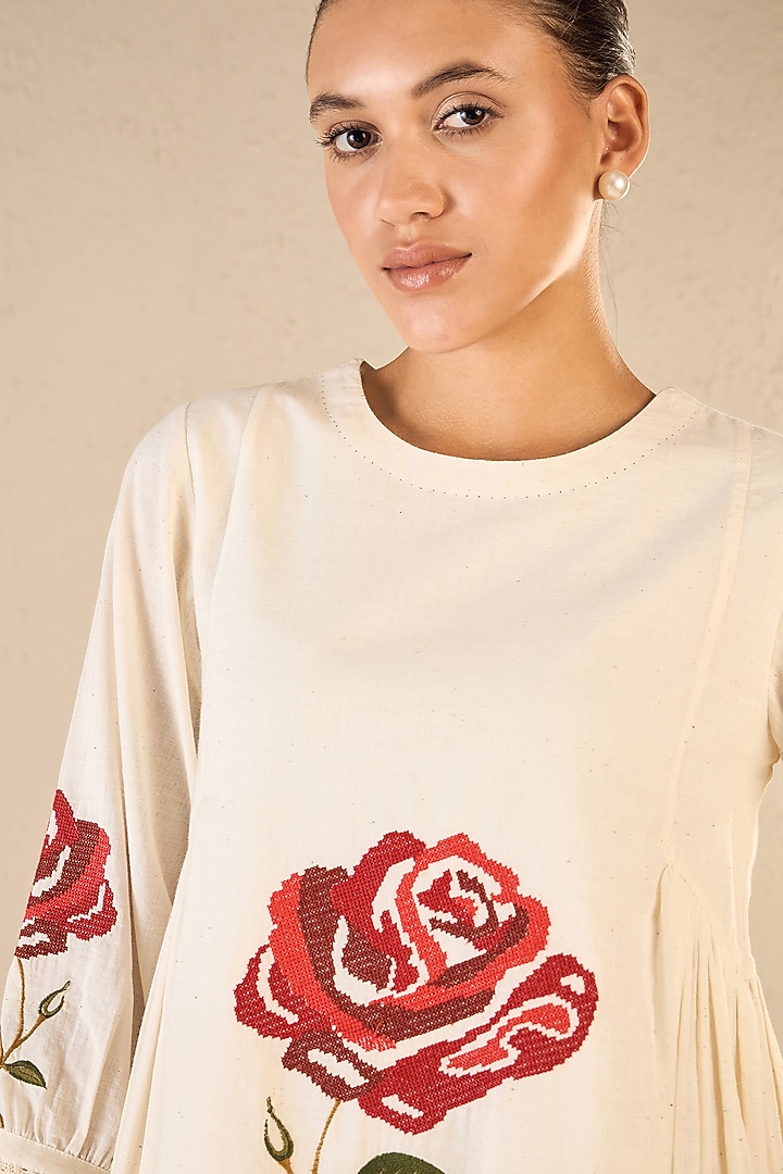 Ivory Cotton Floral Embroidered Tunic Set by Shivani Bhargava at Pernia's Pop Up Shop