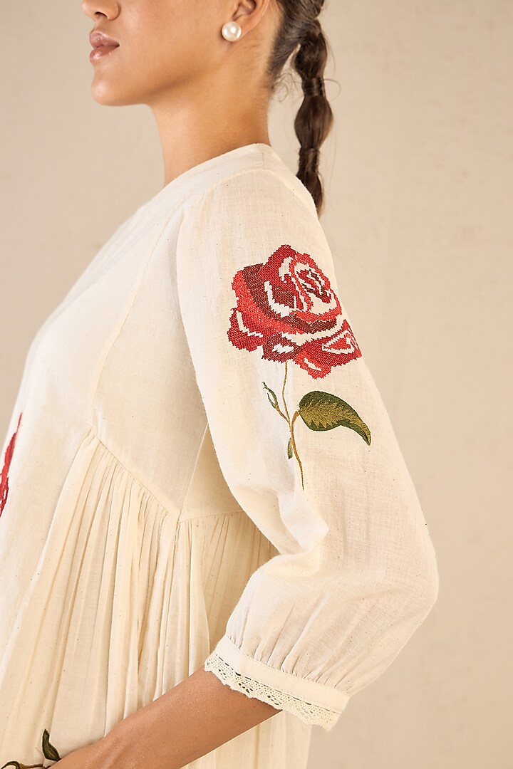 Ivory Cotton Floral Embroidered Tunic Set by Shivani Bhargava at Pernia's Pop Up Shop