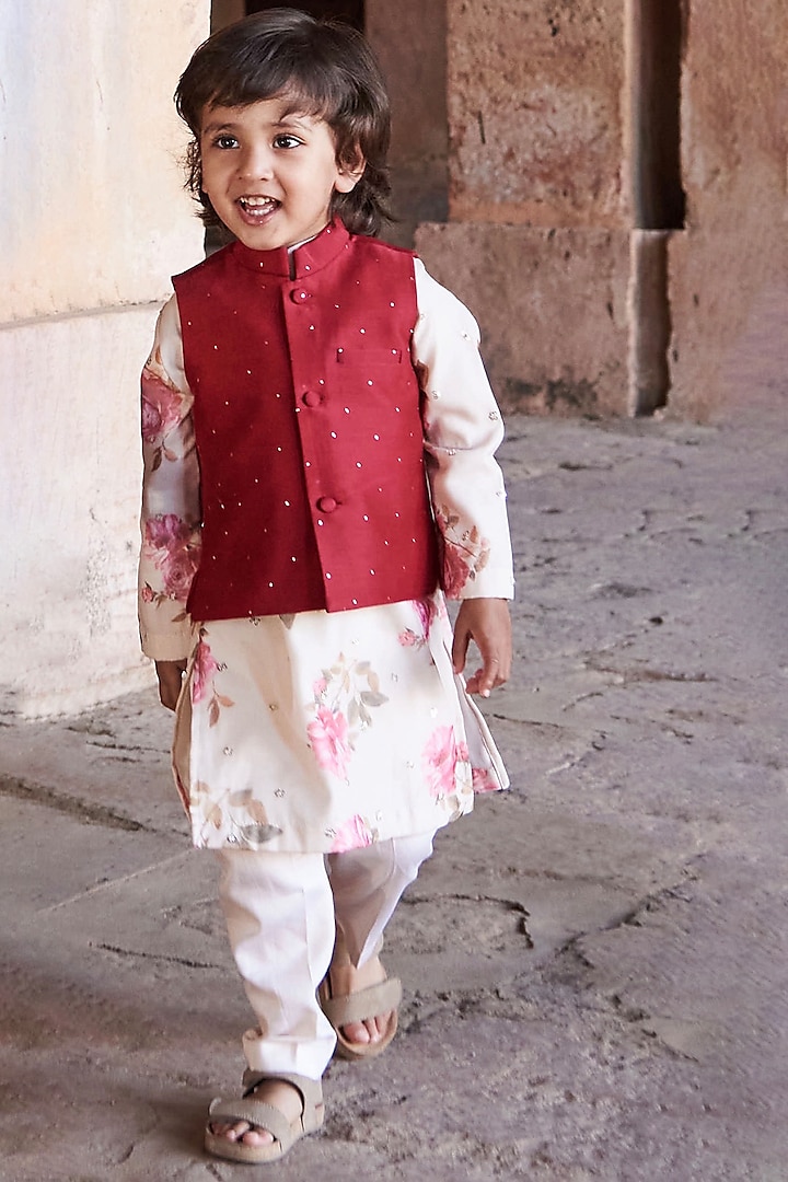 Burgundy Chanderi Bundi Jacket With Kurta Set For Boys by All Boy Couture at Pernia's Pop Up Shop