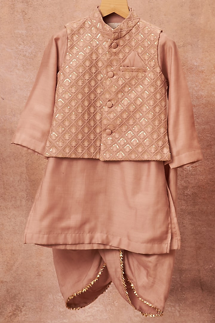 Baby Pink Maheshwari Silk Embroidered Bundi Jacket With Kurta Set For Boys by All Boy Couture