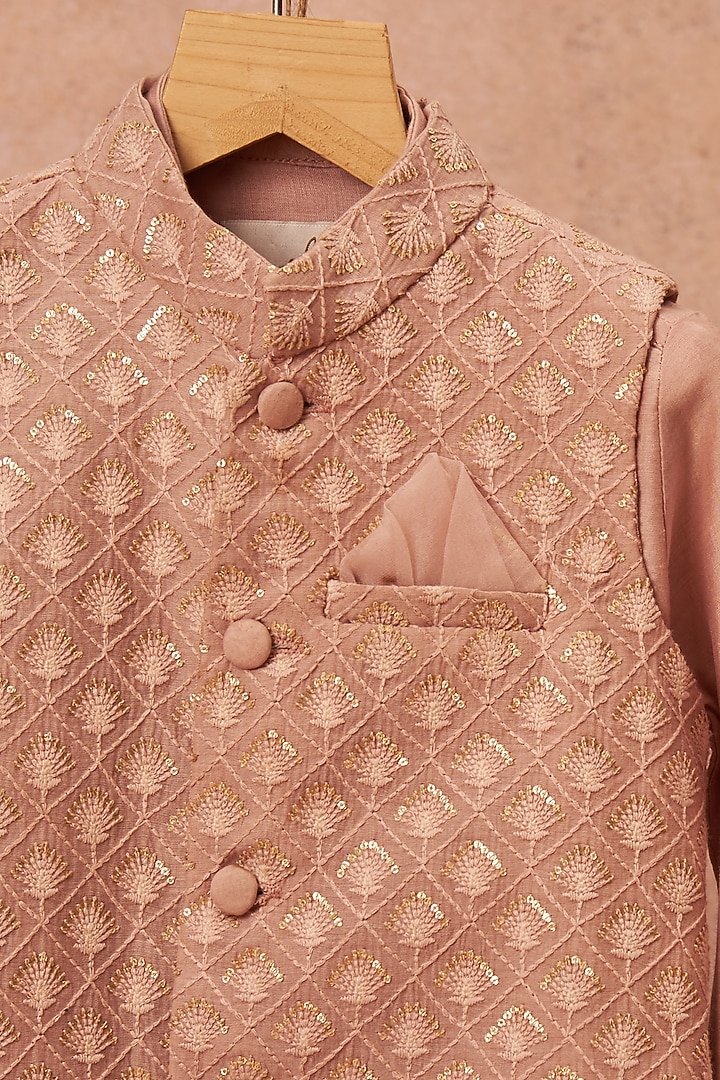 Baby Pink Maheshwari Silk Embroidered Bundi Jacket With Kurta Set For Boys by All Boy Couture at Pernia's Pop Up Shop