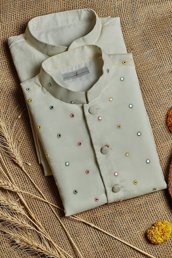Off-White Chanderi Jacket With Kurta Set For Boys by All Boy Couture at Pernia's Pop Up Shop