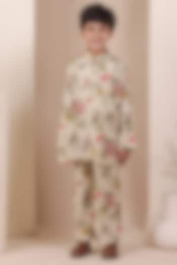 Off-White Chanderi Floral Motif Embroidered Kurta Set For Boys by All Boy Couture at Pernia's Pop Up Shop