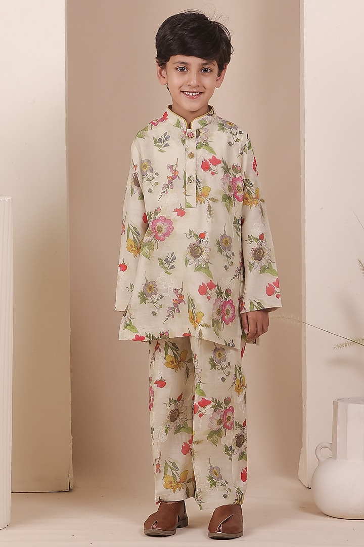 Off-White Chanderi Floral Motif Embroidered Kurta Set For Boys by All Boy Couture at Pernia's Pop Up Shop