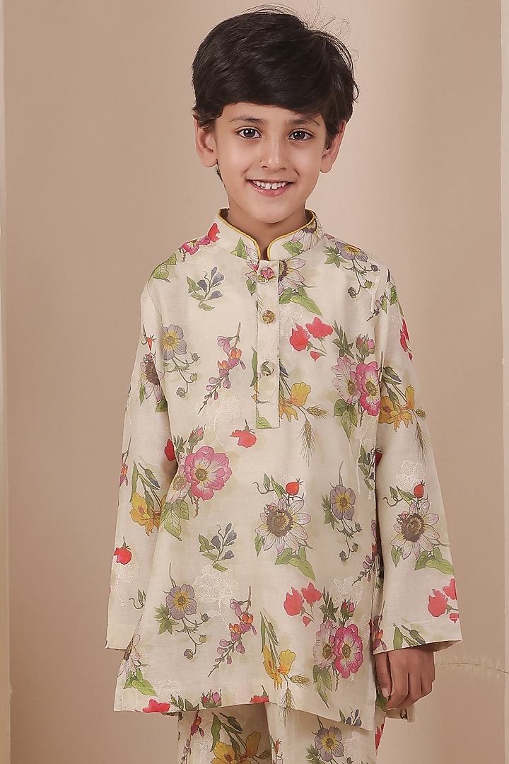 Off-White Chanderi Floral Motif Embroidered Kurta Set For Boys by All Boy Couture at Pernia's Pop Up Shop