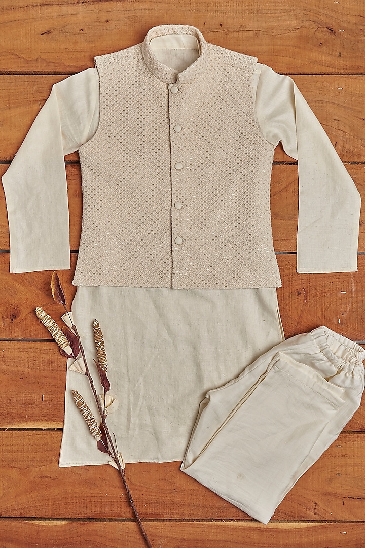 Off-White Embroidered Bundi Jacket With Kurta Set For Boys by All Boy Couture at Pernia's Pop Up Shop