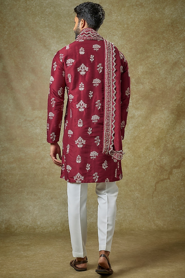 Red Silk Zari Embroidered Kurta Set by Abees at Pernia's Pop Up Shop