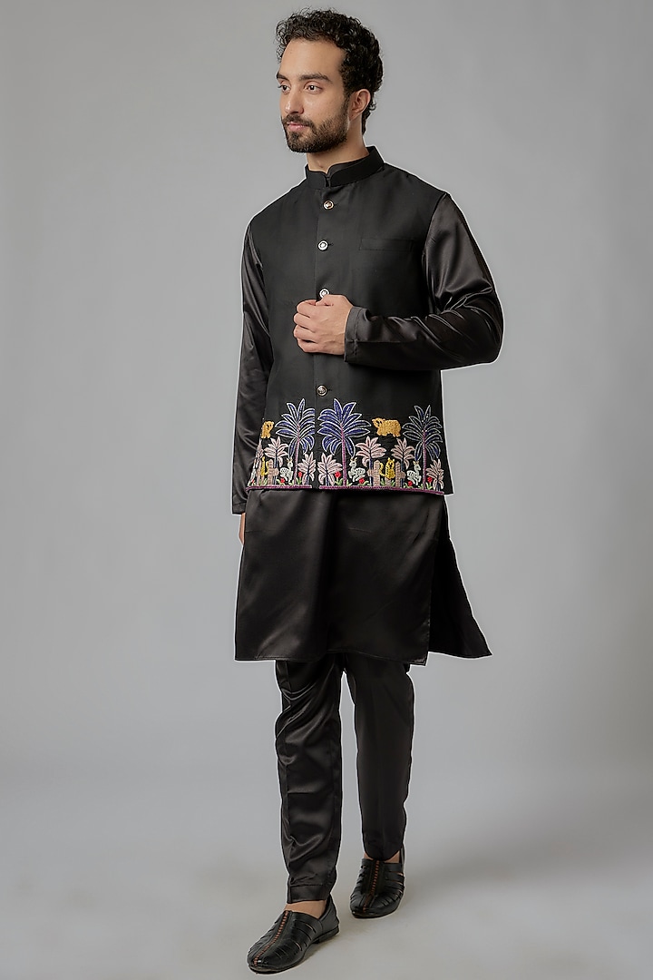 Black Cotton Thread Work Bundi Set by Abees