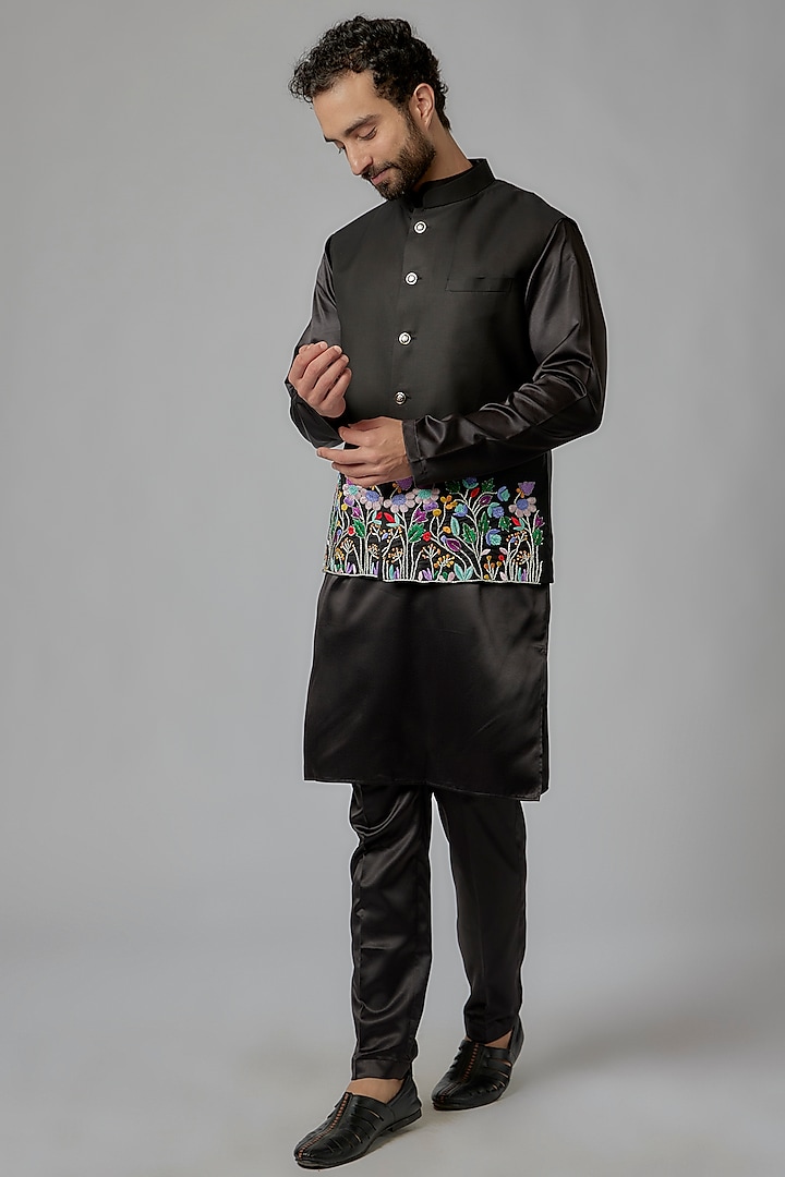 Black Cotton Thread Work Bundi Set by Abees