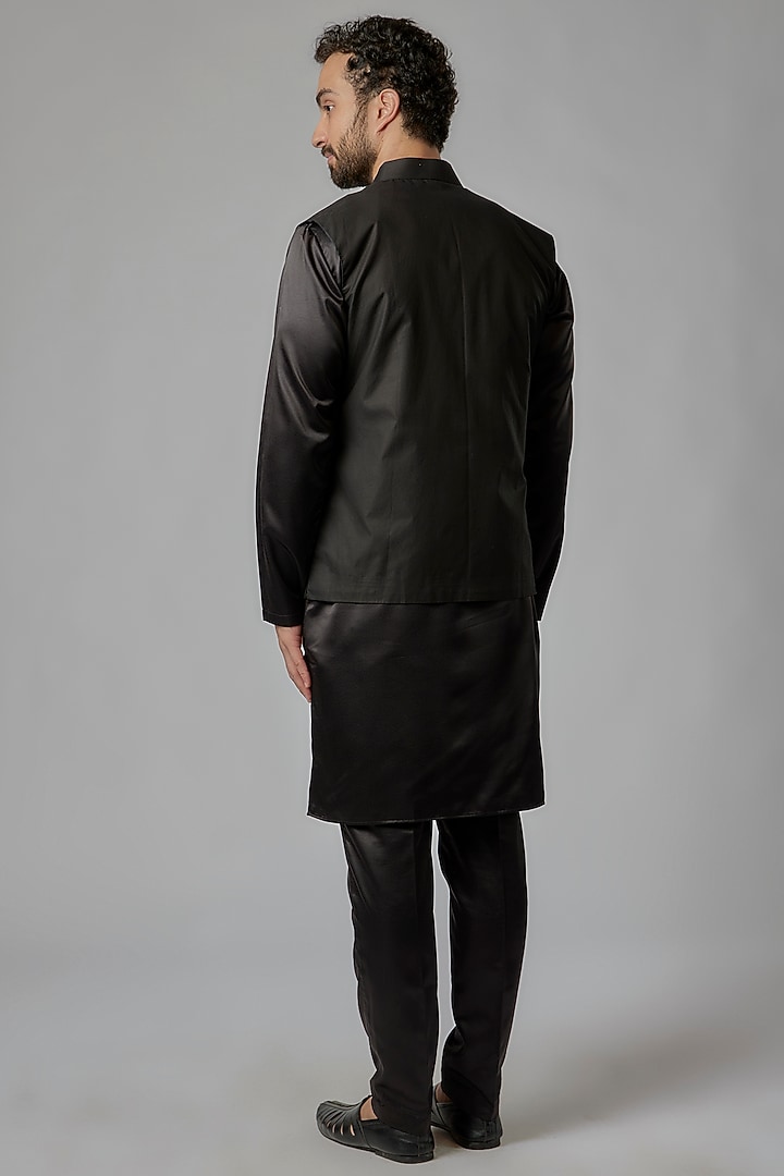 Black Cotton Thread Work Bundi Set by Abees at Pernia's Pop Up Shop