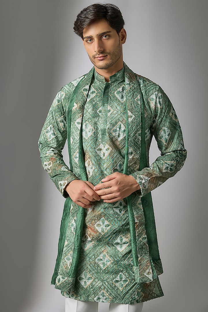 Green Tie-Dye Cotton Silk Machine Embroidered Kurta Set by Abees at Pernia's Pop Up Shop