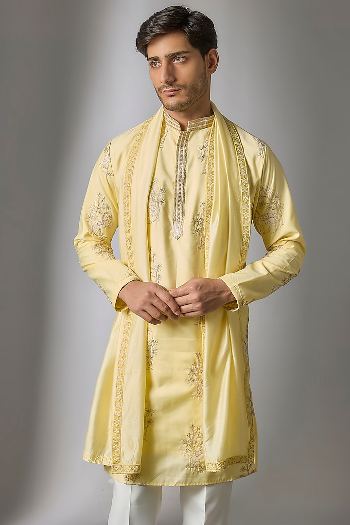 Yellow Cotton Silk Thread Embroidered Kurta Set by Abees at Pernia's Pop Up Shop