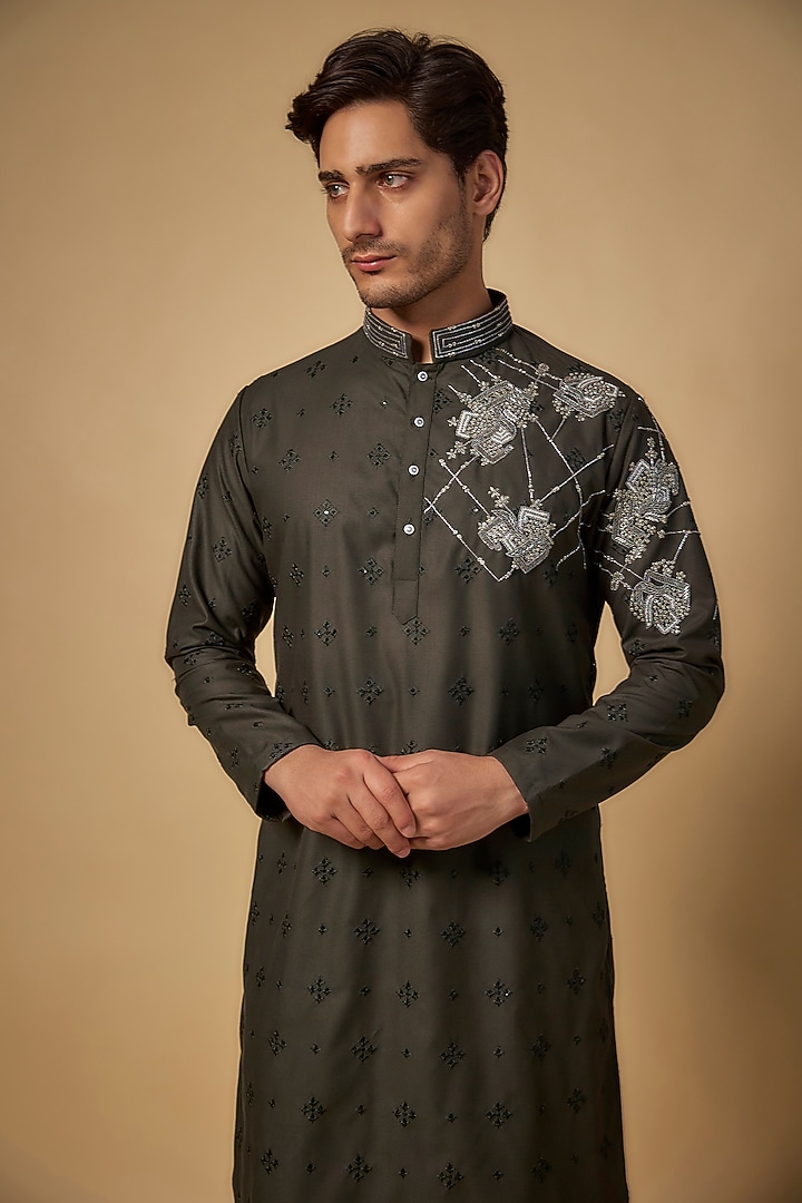 Green Cotton Silk Blend Printed & Embroidered Kurta Set by Abees at Pernia's Pop Up Shop
