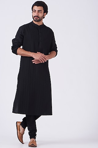 Black Pintucked Kurta Set by Abhishek Gupta Men