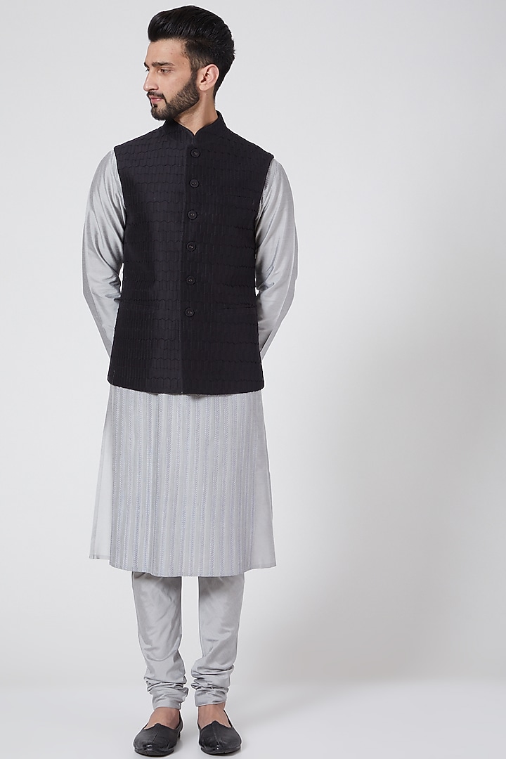 Black Chanderi Silk Pintuck & Pleated Textured Bundi Jacket by Abhishek Gupta Men at Pernia's Pop Up Shop