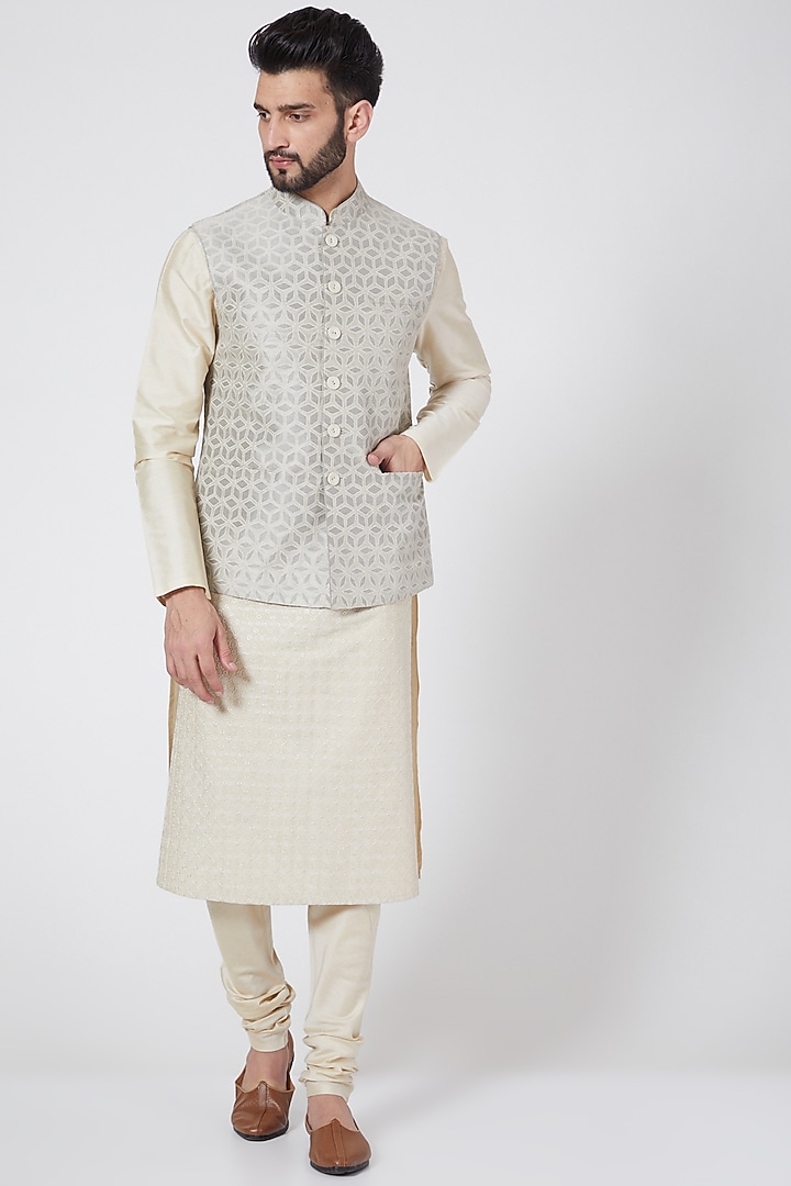 Light Beige Waistcoat With Resham Work by Abhishek Gupta Men at Pernia's Pop Up Shop