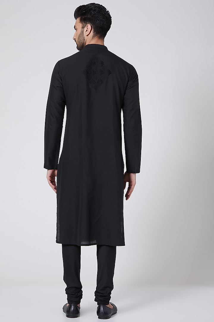 Black Embroidered Kurta Set by Abhishek Gupta Men at Pernia's Pop Up Shop