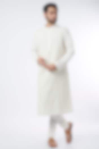 Off White Embroidered Kurta Set by Abhishek Gupta Men at Pernia's Pop Up Shop