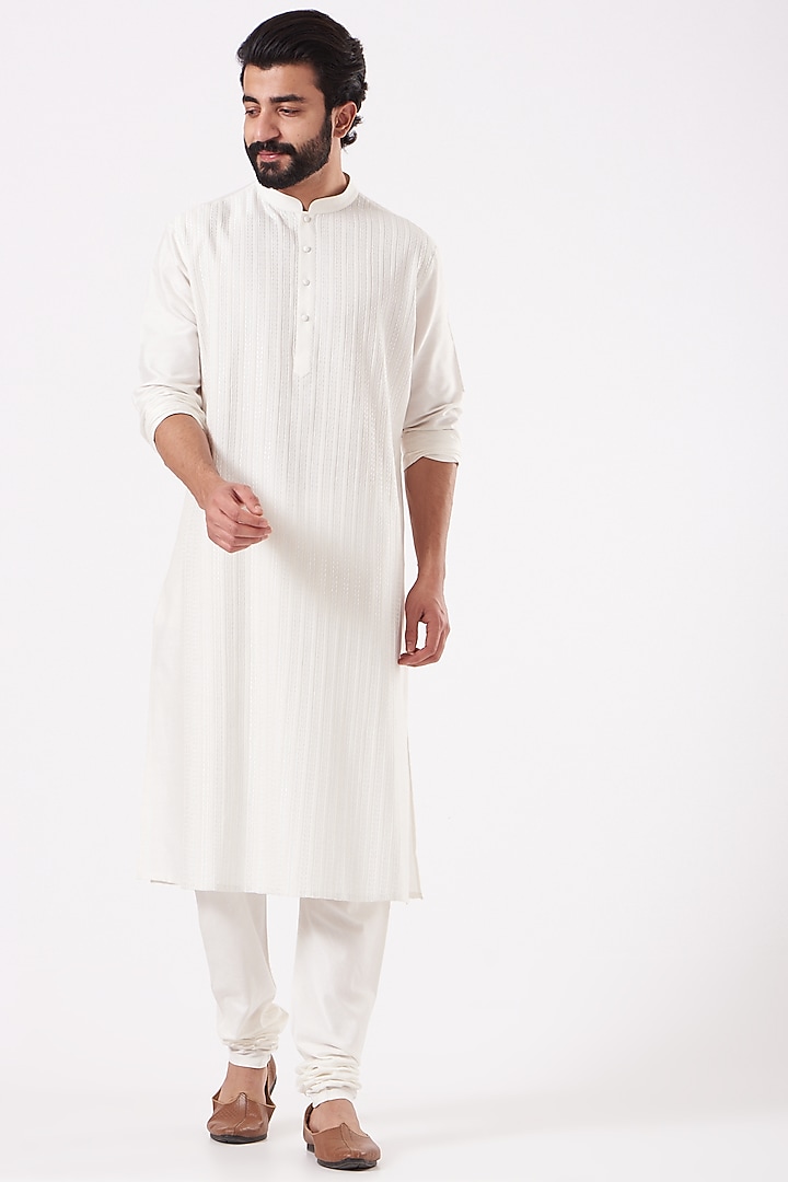 Off White Embroidered Kurta Set by Abhishek Gupta Men at Pernia's Pop Up Shop