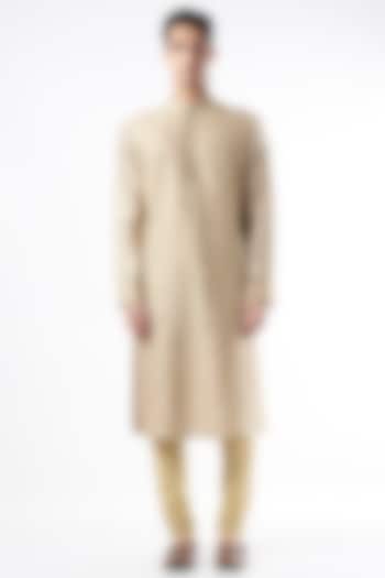 Sand Booti Embroidered Kurta Set by Abhishek Gupta Men at Pernia's Pop Up Shop