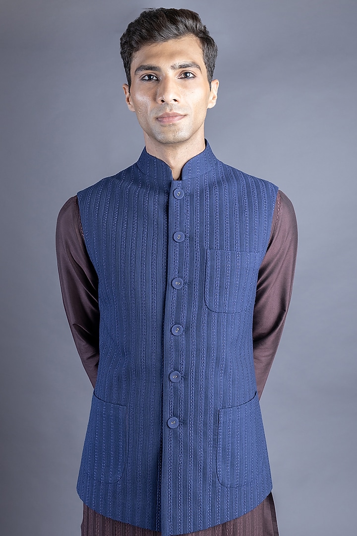 Navy Blue Cotton Silk Thread Embroidered Bundi Jacket Set by Abhishek Gupta Men at Pernia's Pop Up Shop