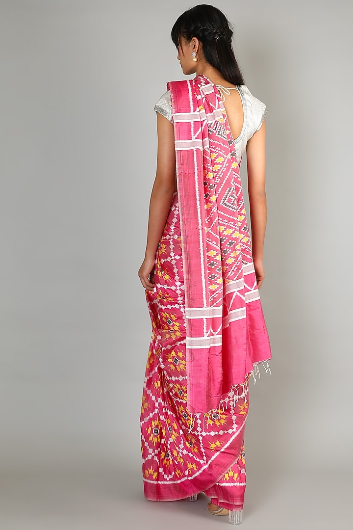 Blush Pink Single Weft Ikat Mulberry Silk Saree Set by Abir Pal at Pernia's Pop Up Shop