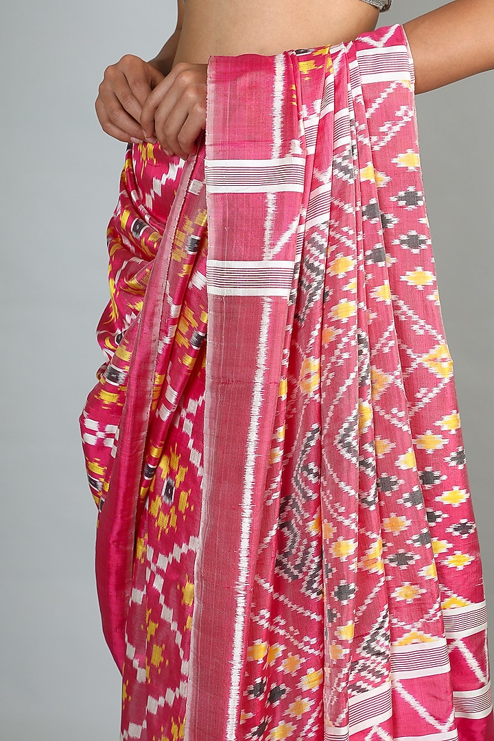 Blush Pink Single Weft Ikat Mulberry Silk Saree Set by Abir Pal at Pernia's Pop Up Shop