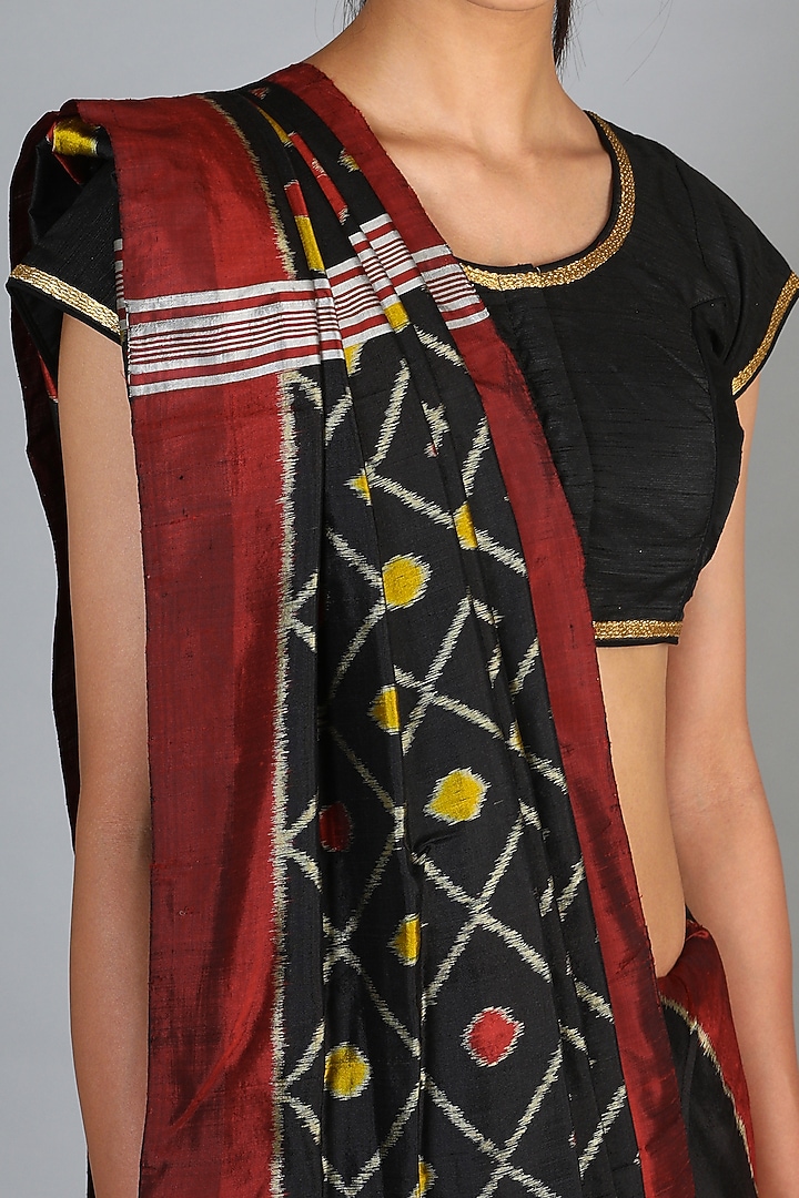 Black Mulberry Silk Single Weft Ikat Saree Set by Abir Pal at Pernia's Pop Up Shop